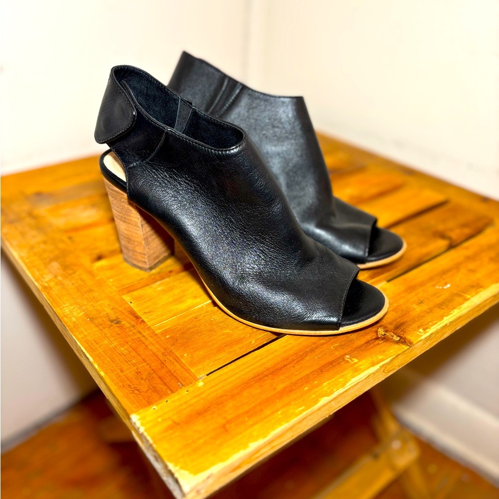 Steve Madden Nonstp Leather Block Heel Sandal